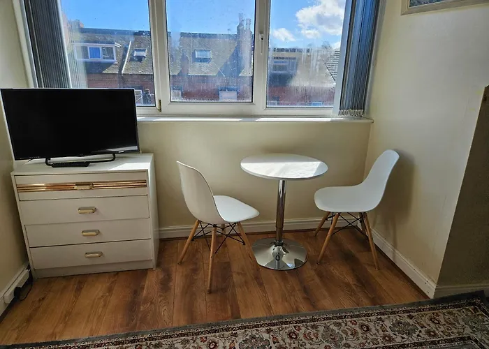 Affittacamere Homely Double Bed, Tv, Wi-fi And Garden Leeds (West Yorkshire)