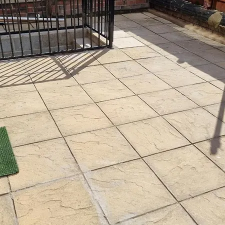 Guest house Homely Double Bed, Tv, Wi-fi And Garden *