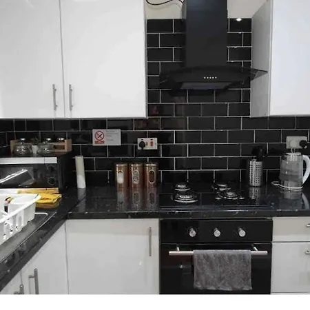 Konukevi Homely Double Bed, Tv, Wi-fi And Garden *