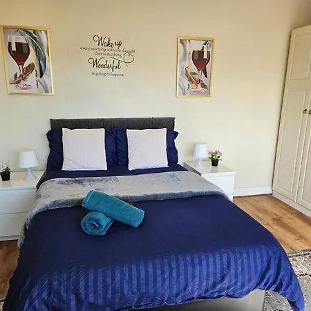 بيت ضيافة Homely Double Bed, Tv, Wi-fi And Garden